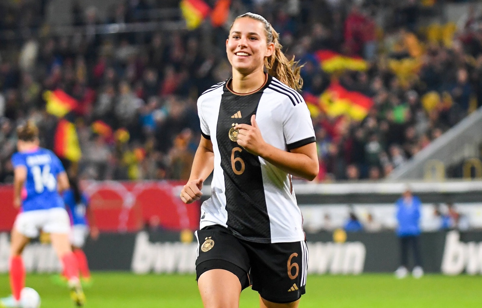 cdn./1o/n1/1-on-1-soccer-d.jpg?widt