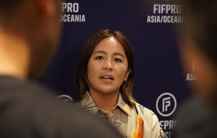 Mana Iwabuchi