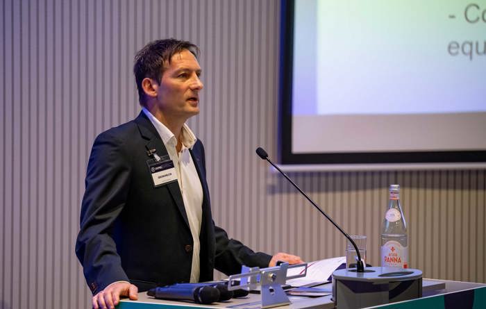 ROGE AMS 12