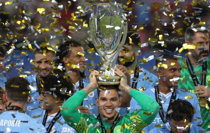 Ederson W11